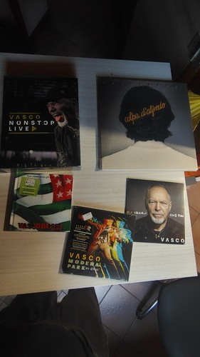 Vasco rossi stock cinque - rossi, stock!