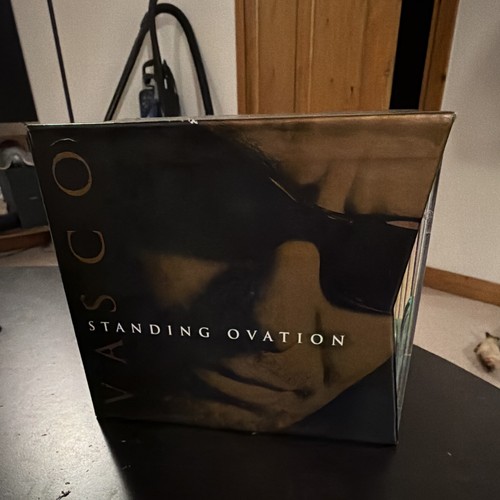 Vasco standing ovation box - vasco,